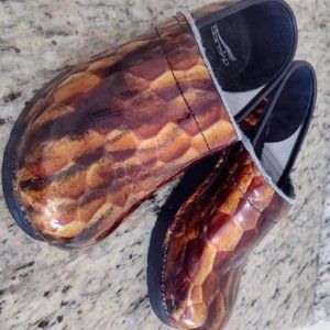 Dansko patent leather professional clogs